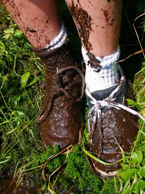 29  5999-Muddy-Sneakers.jpg